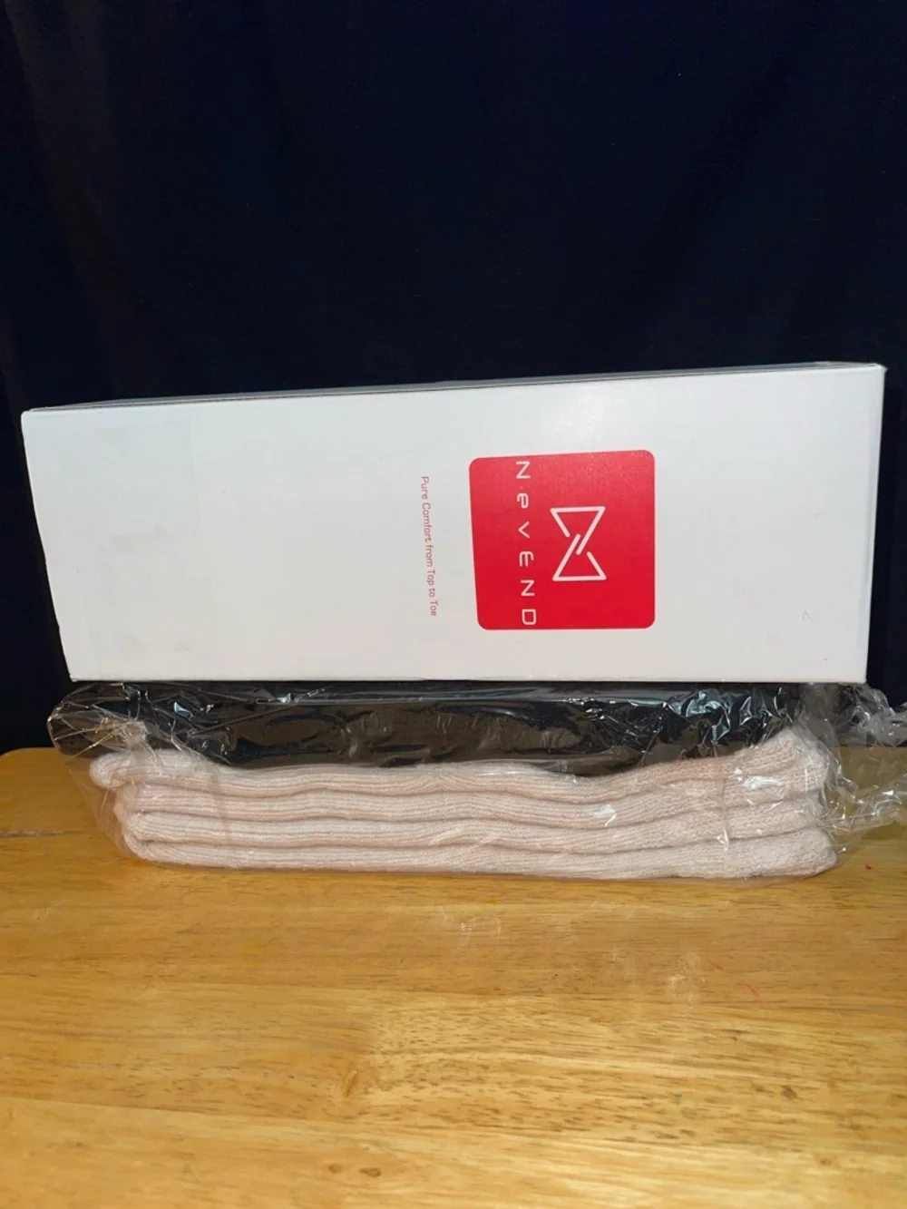 NeVEND Black & Cream Luxury Socks Set